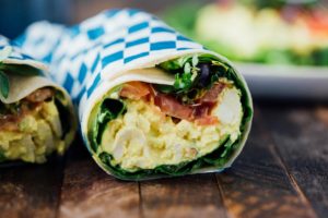 ROULÉS À LA SALADE D’OEUFS