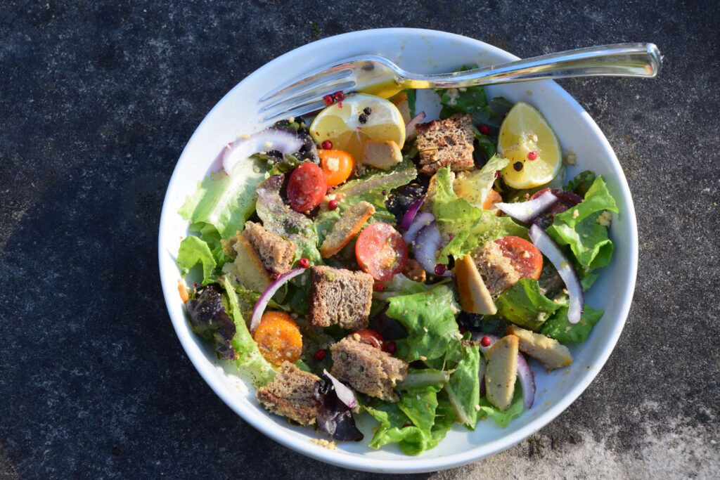 Insalata Cesare (Caesar Salad with Crostini)