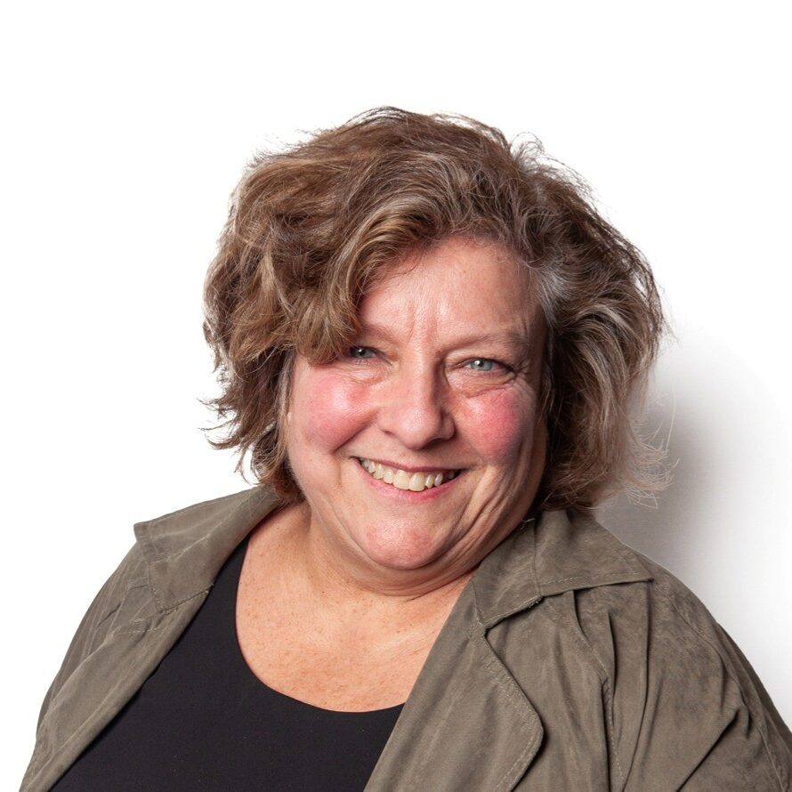 Photo Joanne Head Shot